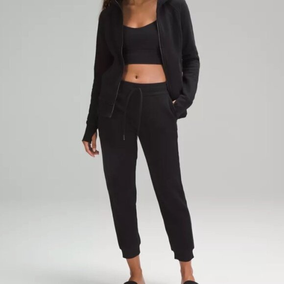 Lululemon Athletica Scuba Black High-Rise 7/8 Jogger Pants Capri Sweats Size 6 - Picture 2 of 15